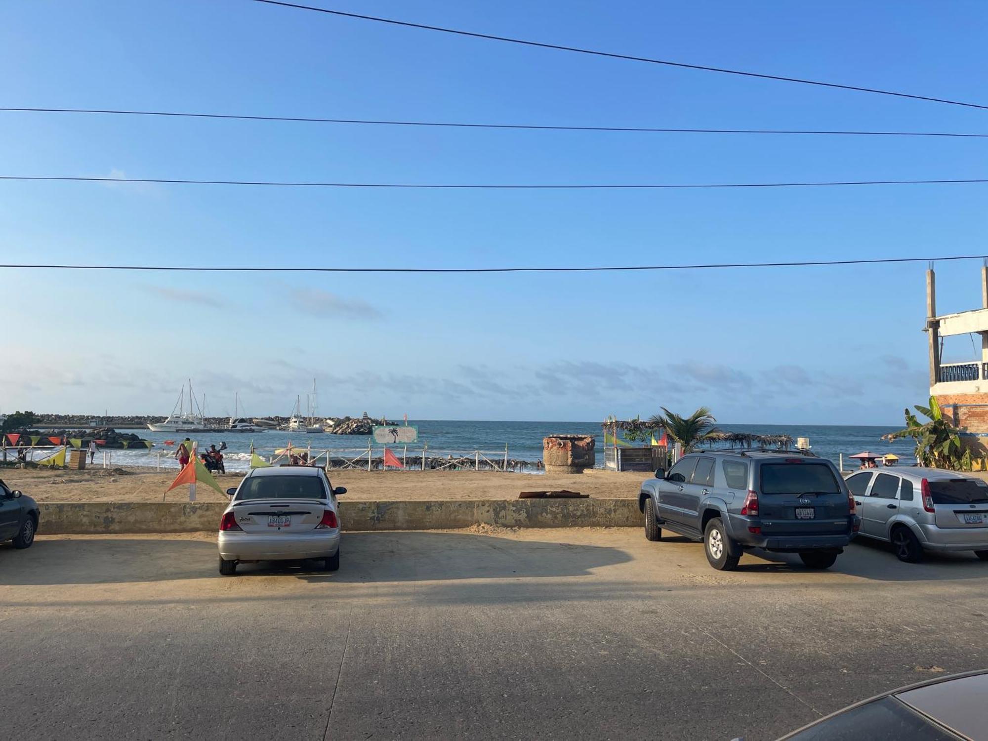 Hotel Brisas Del Mar 2022 Catia La Mar エクステリア 写真