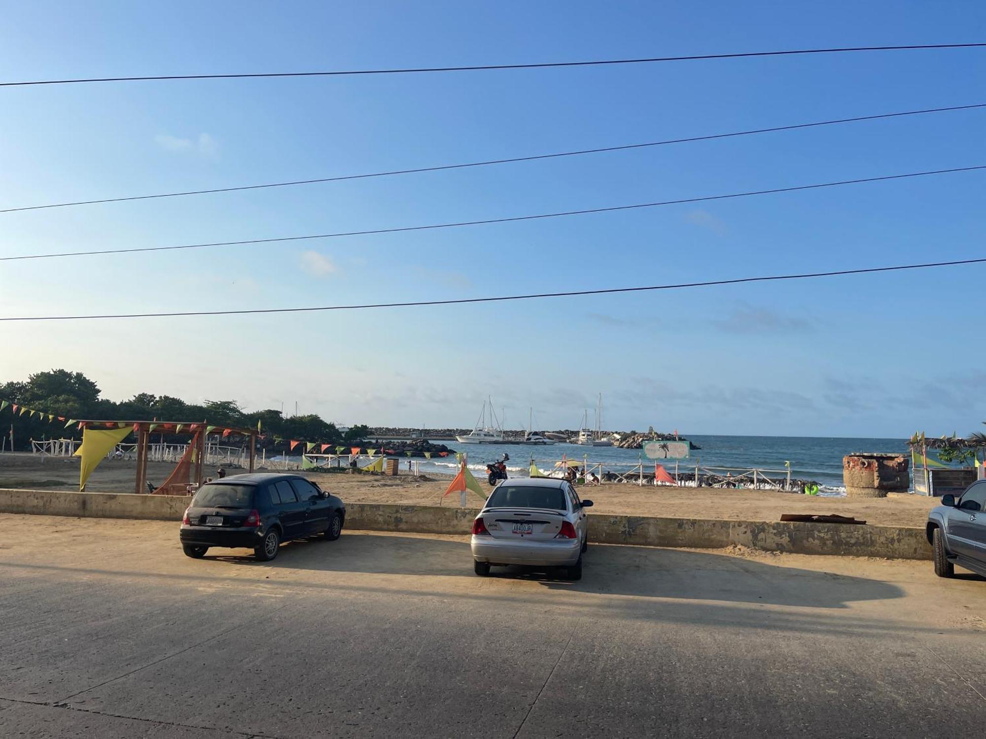 Hotel Brisas Del Mar 2022 Catia La Mar エクステリア 写真